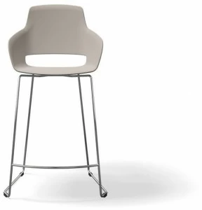 Sinetica Табурет из полиуретана с подлокотниками и подставкой для ног Captain