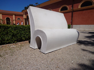 Скамья со спинкой