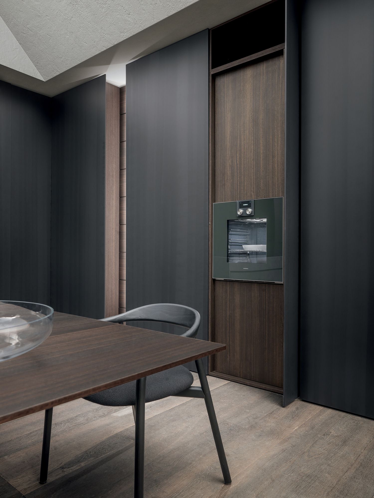 Кухня с каменным островом и эвкалиптовым шпоном MODULNOVA Blade Lab ARCH-00136930 - Вид №11