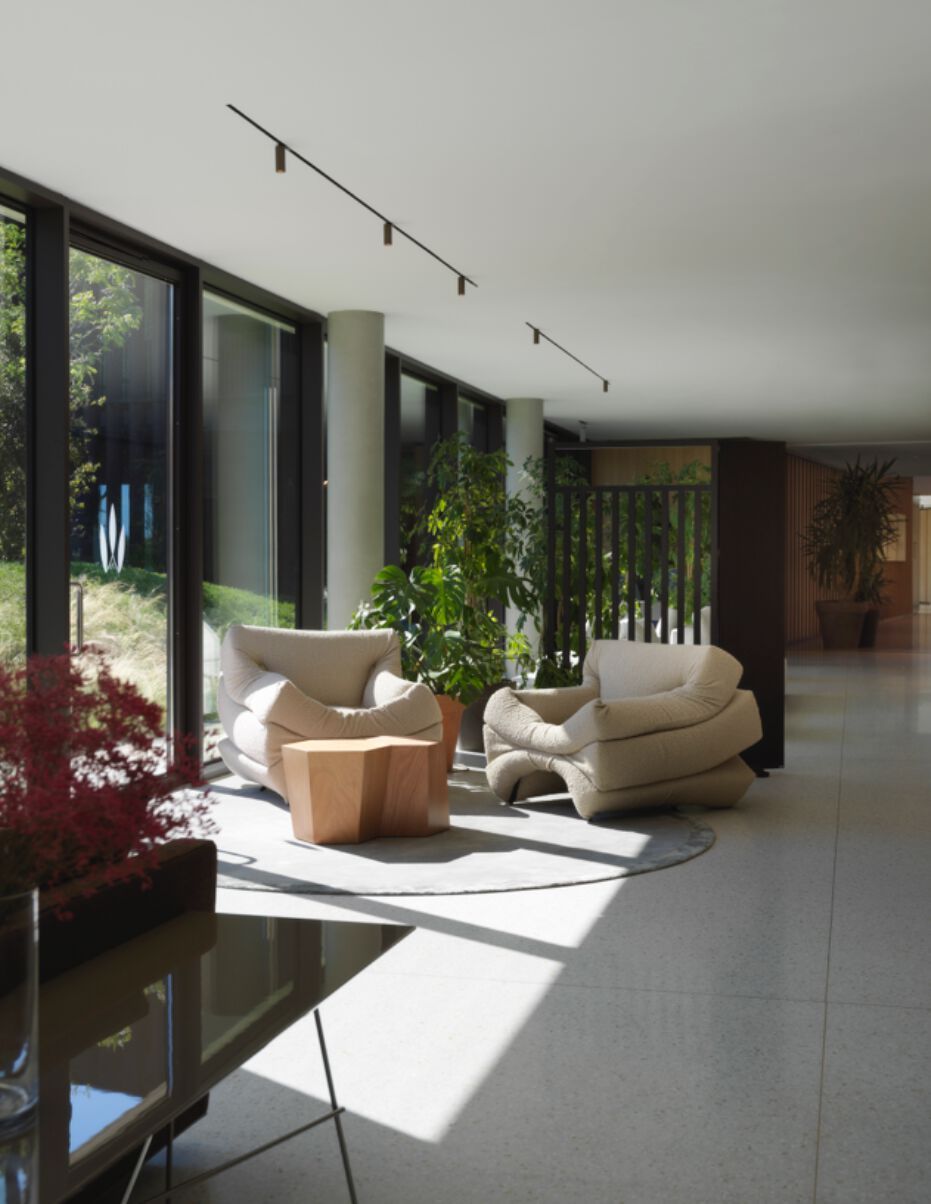 Тканевое кресло с подлокотниками Casamania & Horm Mass Pressure ARCH-00083187 - Вид №6