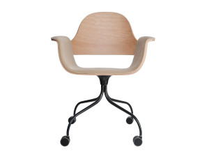 Кресло на колесиках с мягким сиденьем