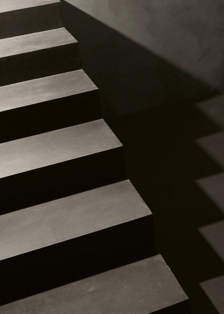 Kerakoll Design Пол с затертой структурой на основе цементной смолы Warm sun-id-1504539 - Вид №6