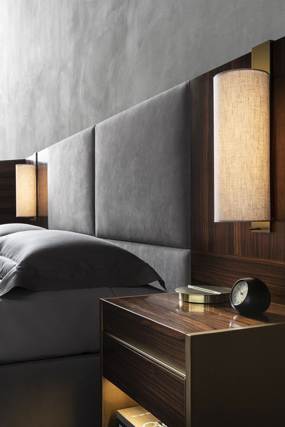 Кожаный и деревянный изголовье для двуспальной кровати OAK Metronome ARCH-00110756 - Вид №6