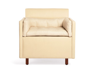 Клубное кресло с подлокотниками