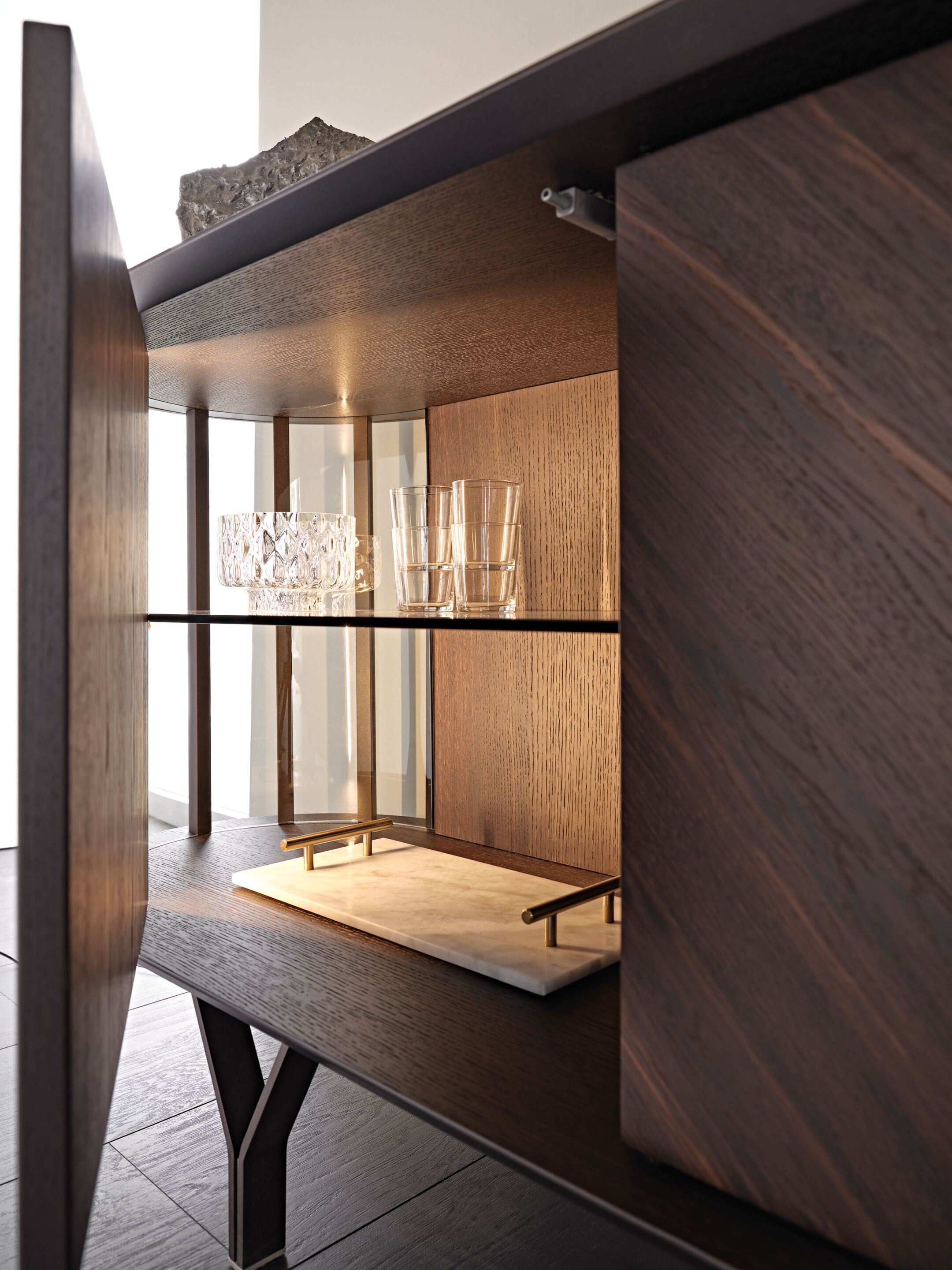 Шкаф из грецкого ореха с распашными дверями Cattelan italia Costes ARCH-00150232 - Вид №3