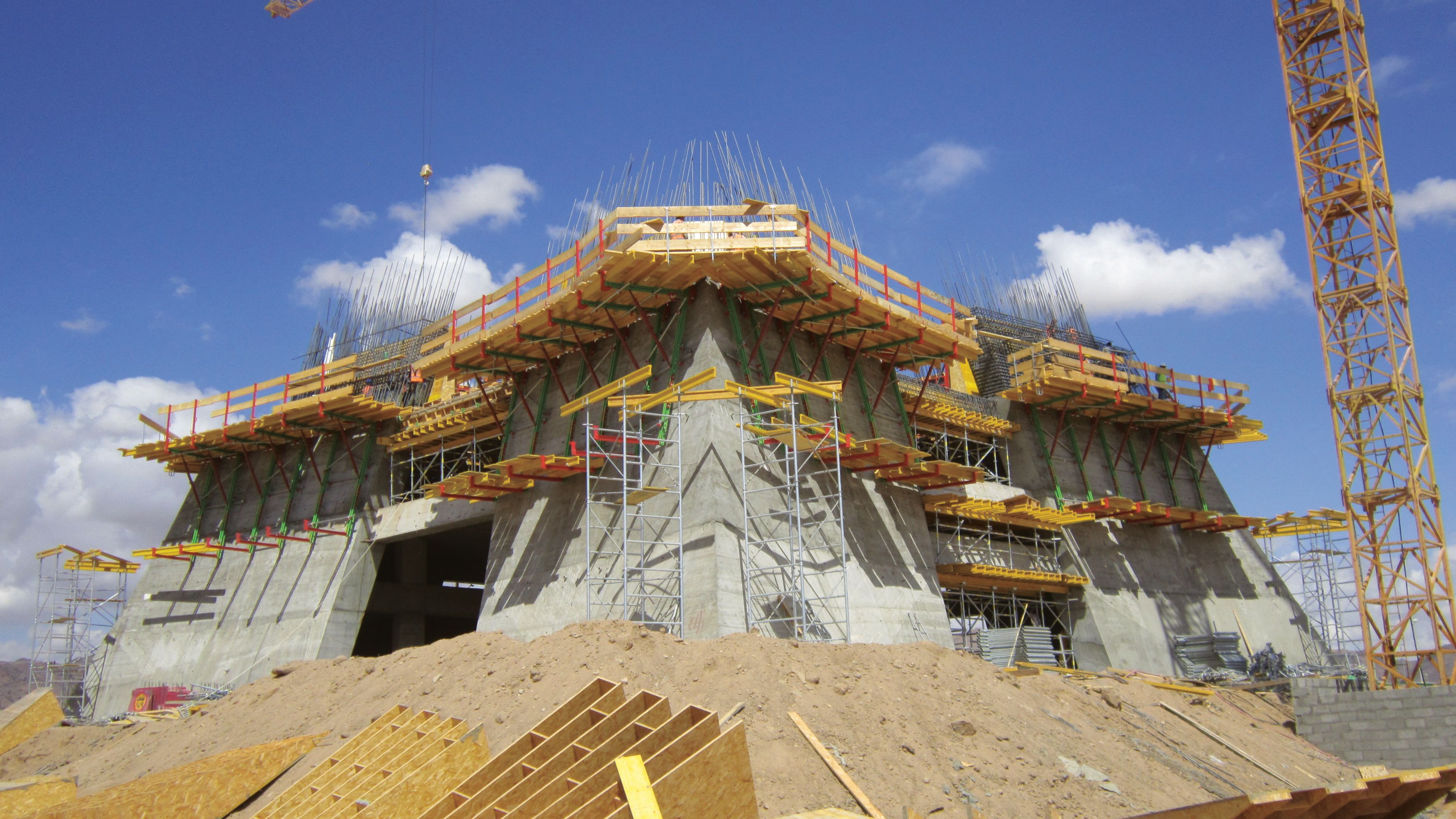 Регулируемые безудержные полки для опалубки Faresin Formwork UCB - MENSOLA RAMPANTE UNIVERSALE ARCH-00077314 - Вид №1