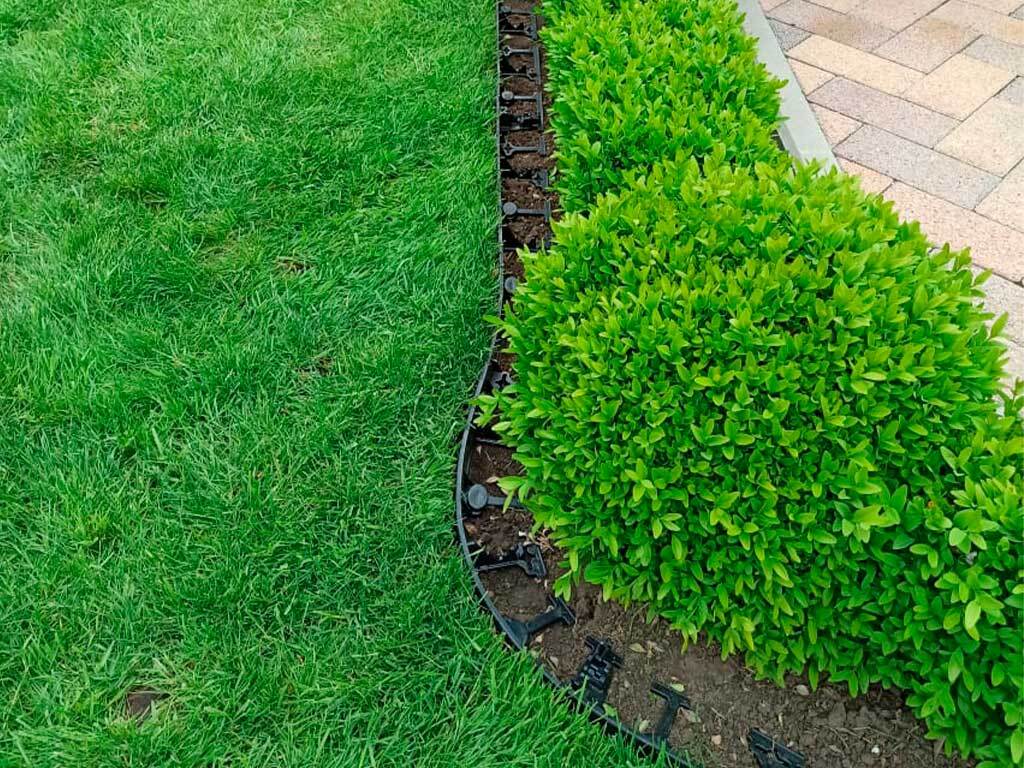 Пластиковый бордюр 45 мм, длина 1 м ГеоПластБорд GPBST-45 - Вид №17