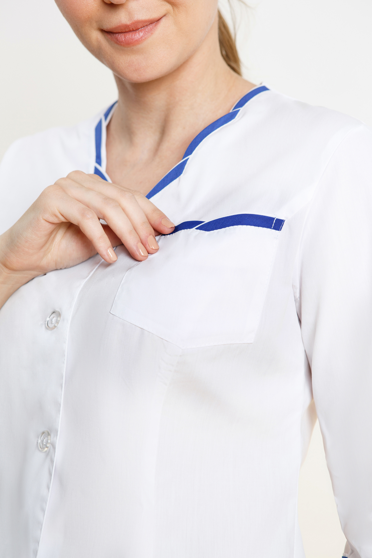 66126 Костюм "Ольга" белый с васильком  Медицинская одежда  размер 48/158-164 Спецодежда  - Вид №9