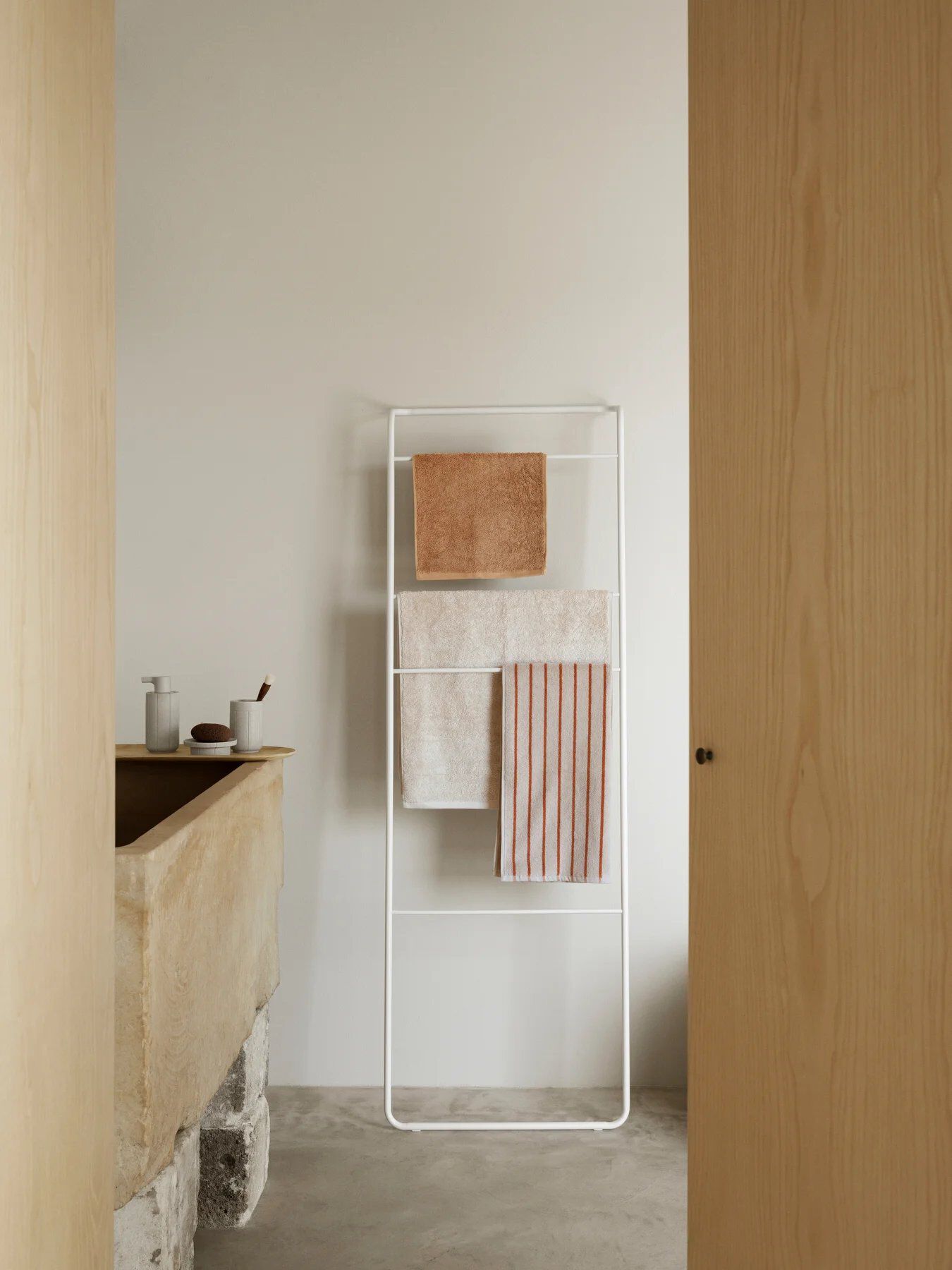 Держатель зубной щетки из полирезина blomus Kua ARCH-00138455 - Вид №5