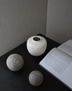 Контейнер из травертина