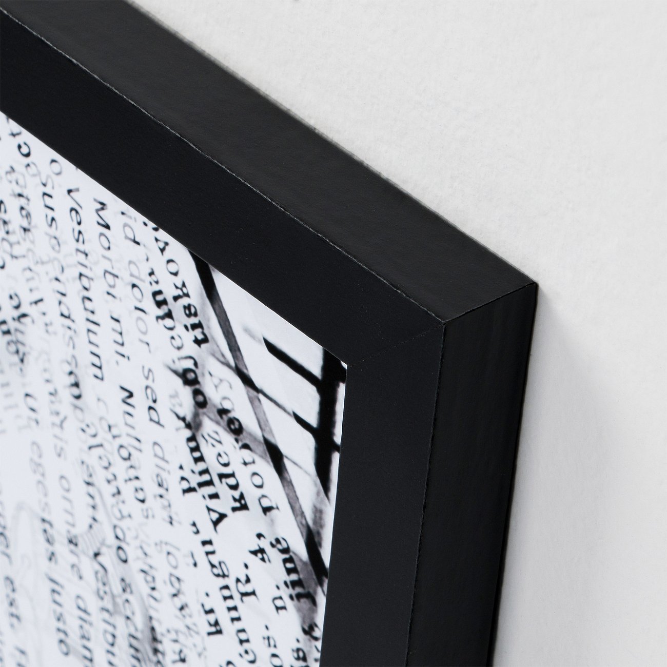 Постер на стену в черной раме Ariella 78x103 см от La Forma LA FORMA ARIELLA 343000 Черный  - Вид №1