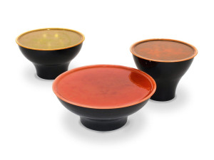 Круглый стеклянный журнальный столик