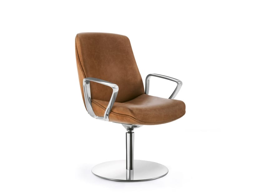 Кожаный поворотный стул для зала ожидания с подлокотниками Sesta Jada ARCH-00001626