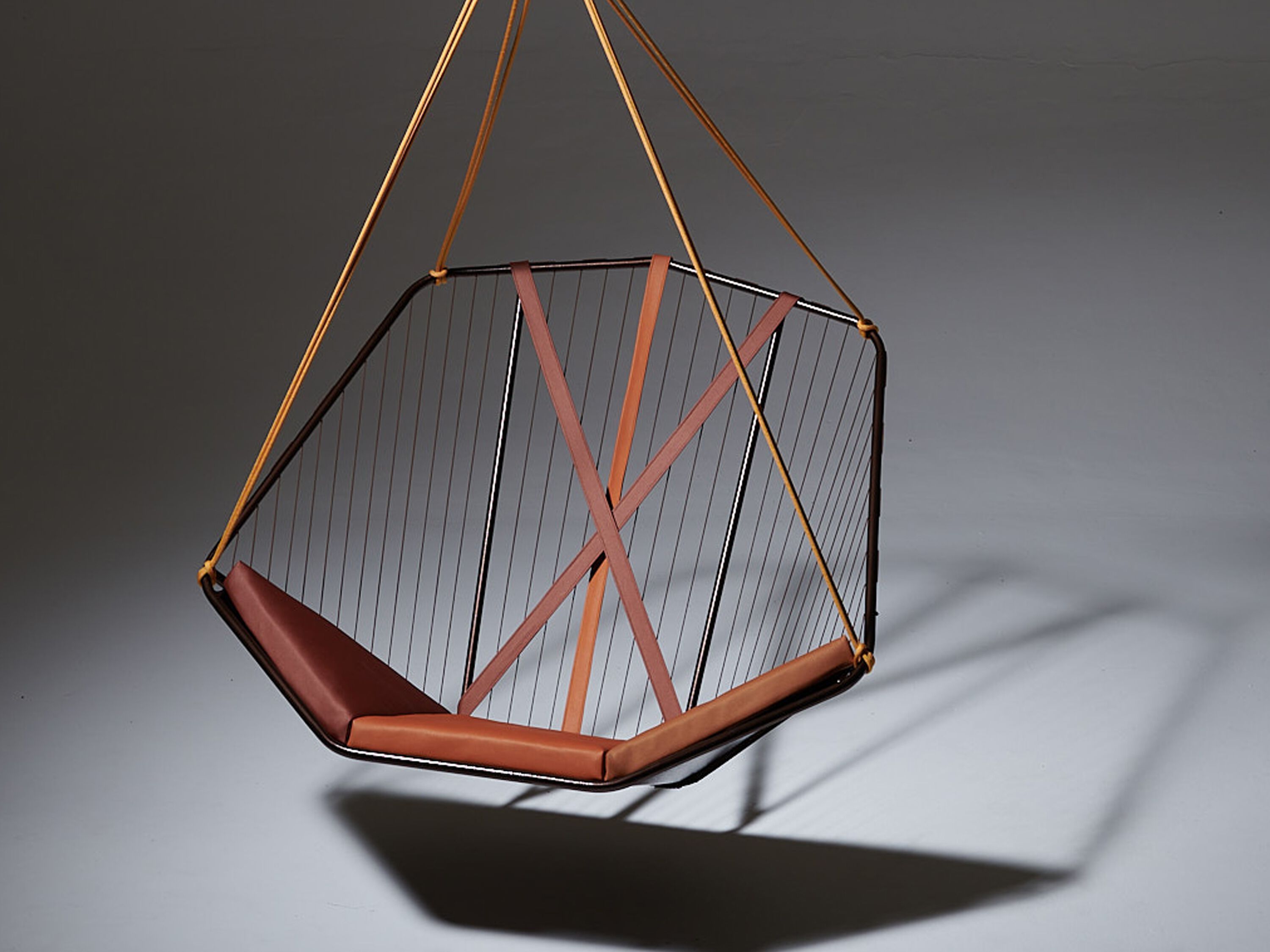 Подвесное сиденье из стали с порошковым покрытием Studio Stirling Sling ARCH-00095033