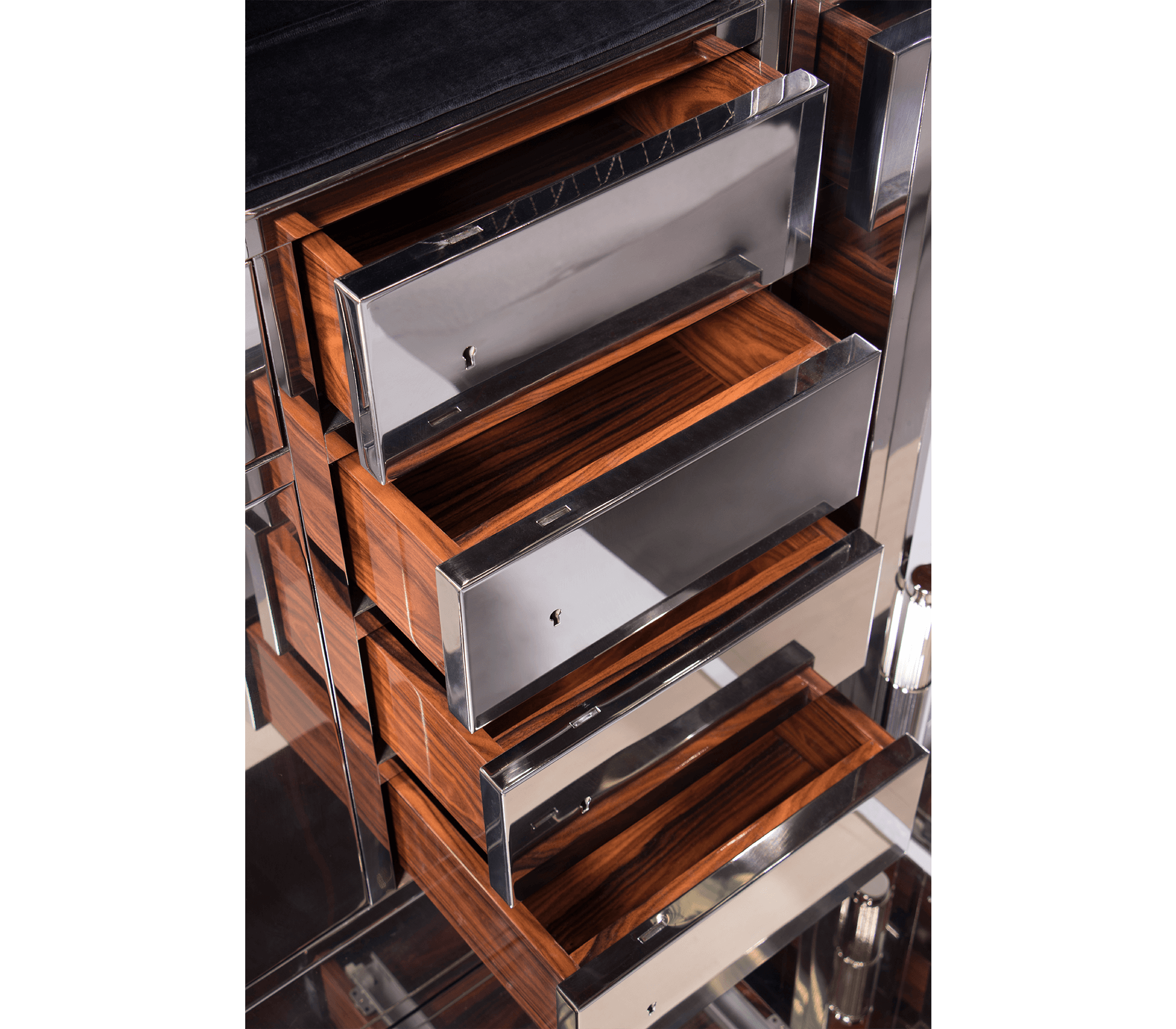 0-213 Роскошный серебряный сейф миллионера Boca Do Lobo  - Вид №5