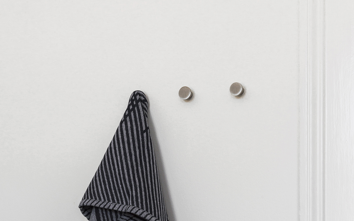 14560002000 Крючок для одежды Ø25d line Knud Holscher  - Вид №1