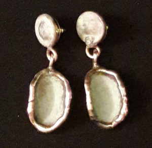 S200 серьги-гвоздики, латунь, зеленая патина Arisztid Szendy