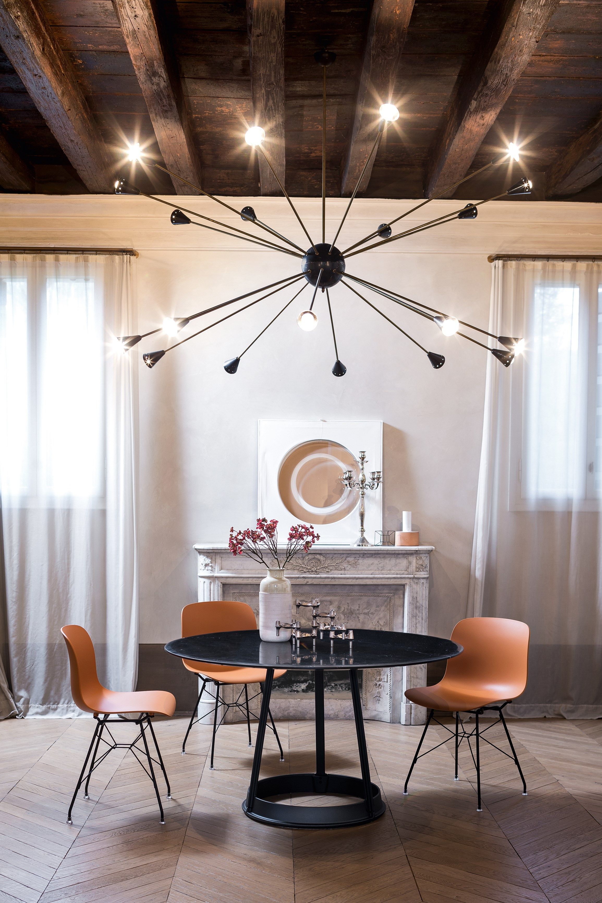 Круглый стол из черного мрамора Marquina и чугуна Magis Brut ARCH-00044192 - Вид №1