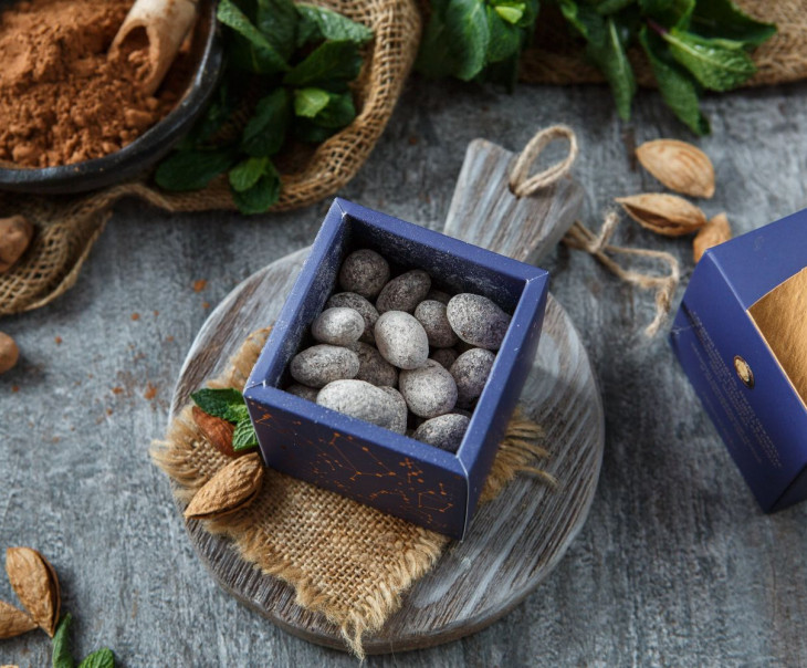 5557 Миндаль в шоколаде, 100 г Вкусляндия 