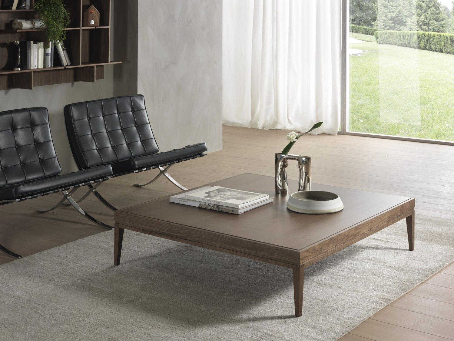 Низкий квадратный журнальный столик из массива дерева Pacini & Cappellini Barnaby ARCH-00118174 - Вид №1