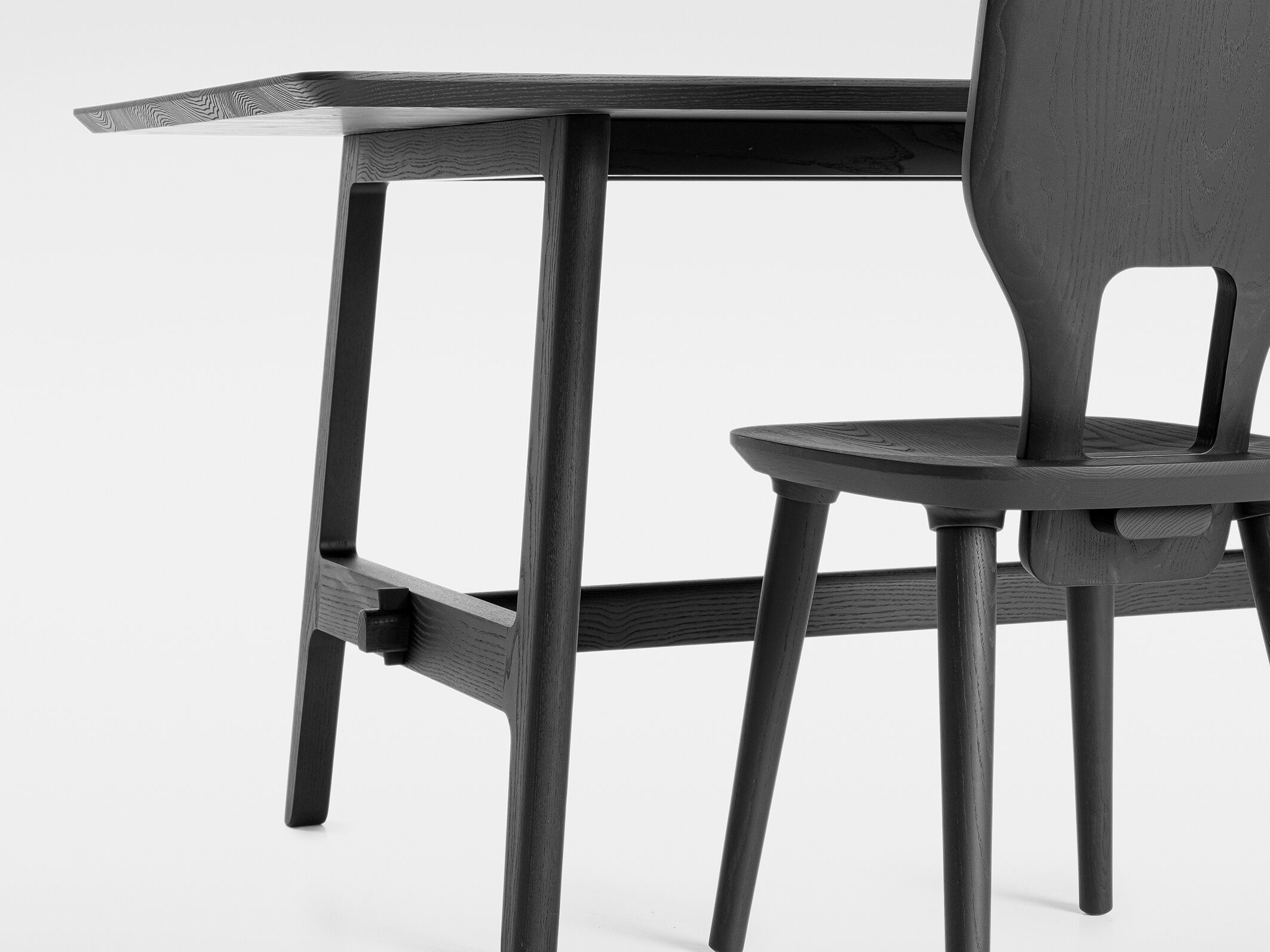 Прямоугольный обеденный стол из массива дерева ZEITRAUM VNA ARCH-00035414 - Вид №9