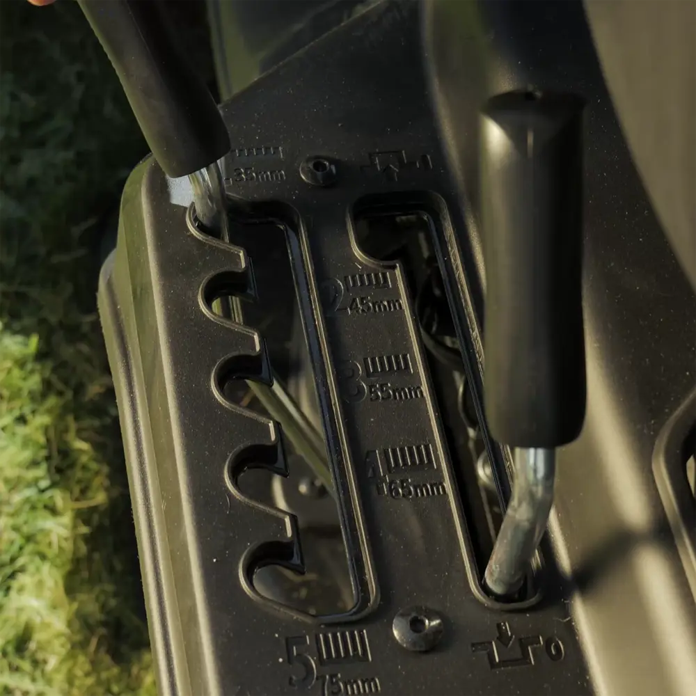 Газонокосилка бензиновая самоходная Evoline TRG 61 CM 7.2 л.с. 61 см Santreyd STLM-2151364 - Вид №16