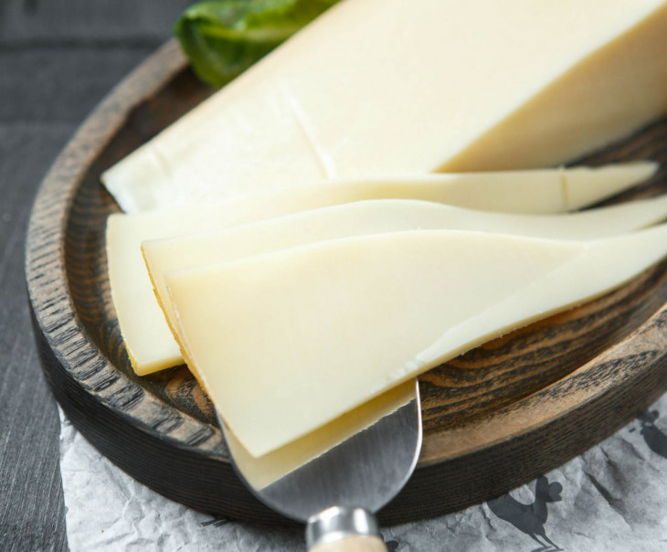 733 Сыр "Губернаторский" Вкусляндия  - Вид №1